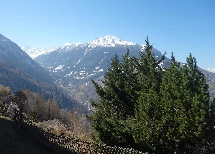 In Swiss Alps Near Cable Car アパート ヴェゾナ